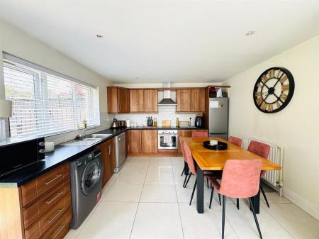 41 DUNNALONG KITCHEN.jpg