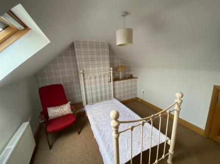 UPSTAIRS BEDROOM SPRINGBURN.jpg