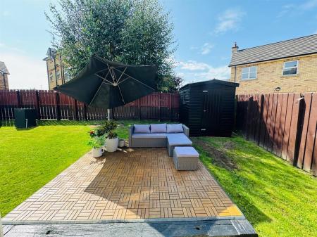 33 WOODVALE MEWS PATIO 2.JPG