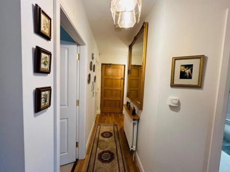 48 Waterfoot Park, hallway 2.jpg