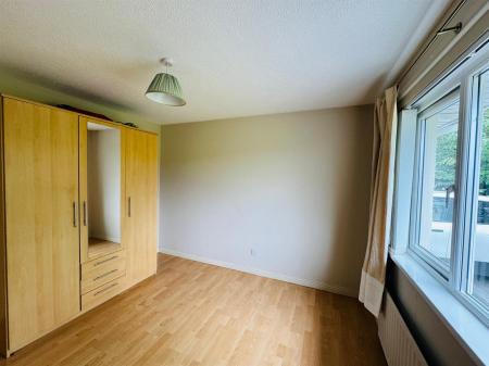 95 CROCKMORE BED 2.jpg