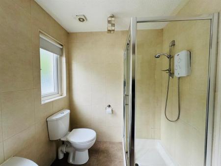 95 CROCKMORE SHOWER ROOM.jpg