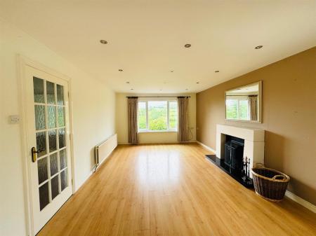 95 Crockmore Lounge 2.jpg