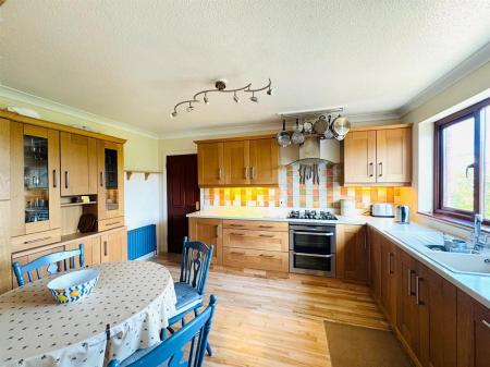 10 COOLAFINNY ROAD KITCHEN 2.jpg