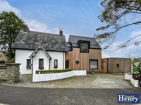 Bayview Lodge, 2 Clooney Road.jpg