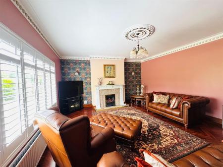 74 WOODEND ROAD FAMILY 2.JPG