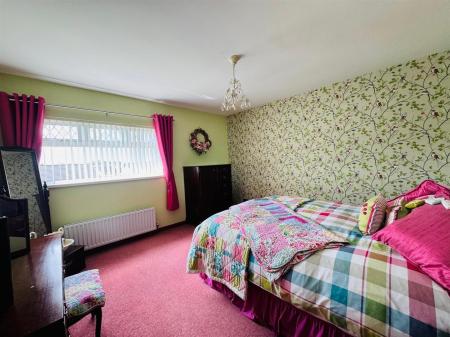 74 WOODEND ROAD BEDROOM.JPG