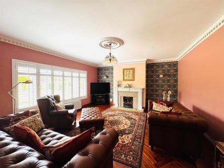 74 WOODEND ROAD FAMILY 3.JPG