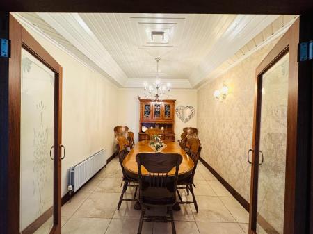 74 WOODEND ROAD DINING.JPG