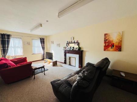 244 BERRYHILL ROAD LOUNGE.jpg