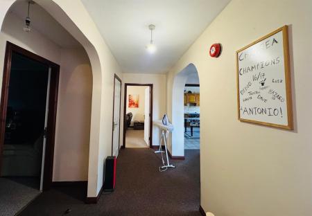 244 BERRYHILL HALLWAY.jpg