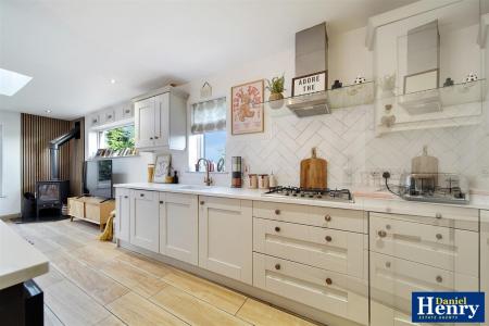 21 Brookmount Park, BT47 5AD-24.JPG