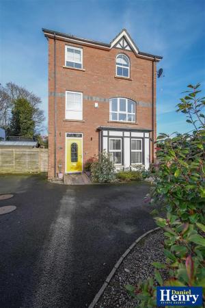 21 Brookmount Park, BT47 5AD-7.JPG