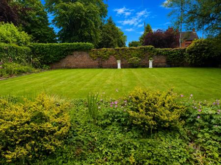Hinton park rear.PNG