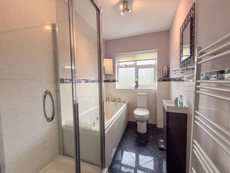 Ensuite Bathroom