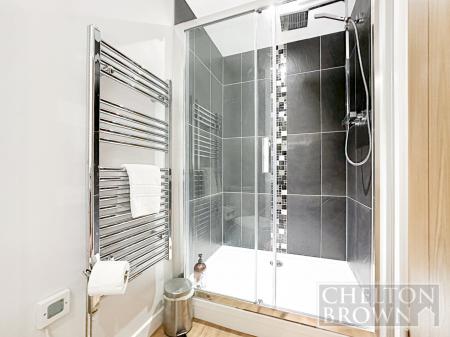 Bed 2 Ensuite