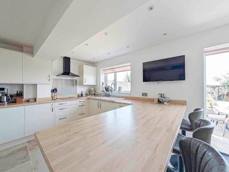 Kitchen & Diner