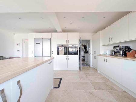 Kitchen & Diner