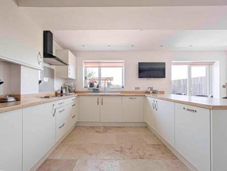 Kitchen & Diner