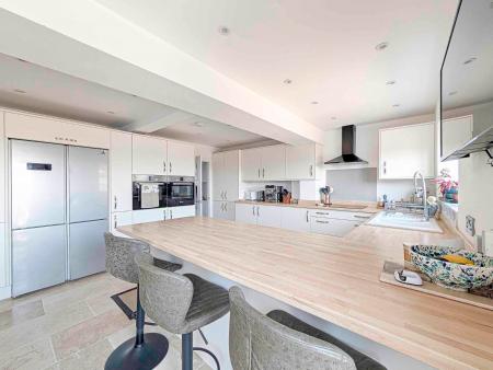 Kitchen & Diner