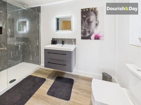 Bedroom 2 En-Suite
