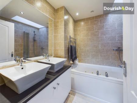 En-suite (Bedroom One)