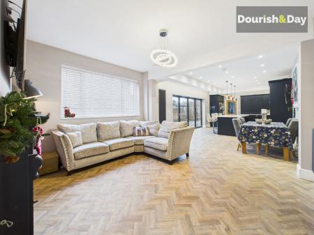 Open Plan Kitchen / Living Diner