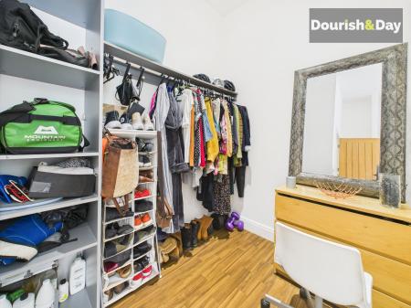 Walk In Wardrobe (Bedroom One)