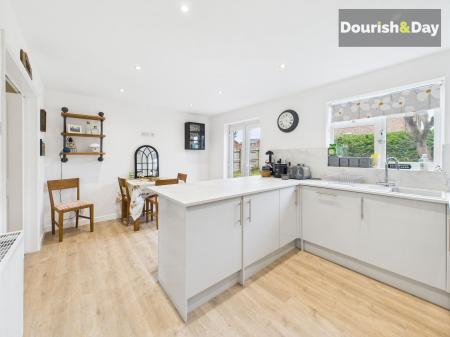Open Plan Kitchen / Diner