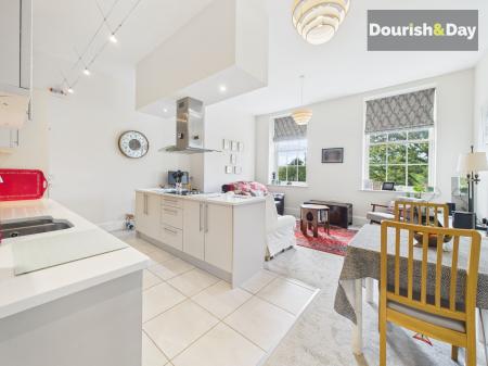 Open Plan Kitchen / Living Diner