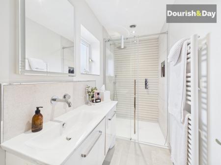 En-suite Shower Room (Bedroom One)