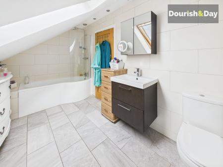 En-suite (Bedroom One)