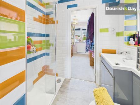 Bedroom 2 & 3 En-suite