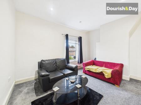 First Floor Bedroom (Currently Lounge)