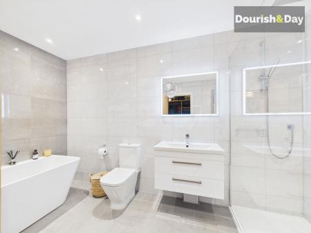 Bedroom One En-Suite Bathroom
