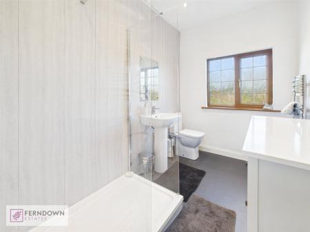 Family Shower Room