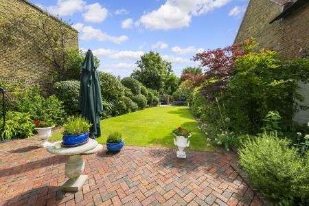 Garden (view to rear)