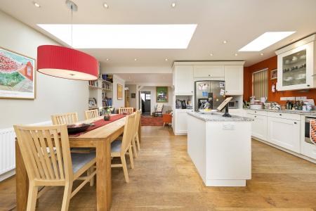 Kitchen Diner (1)
