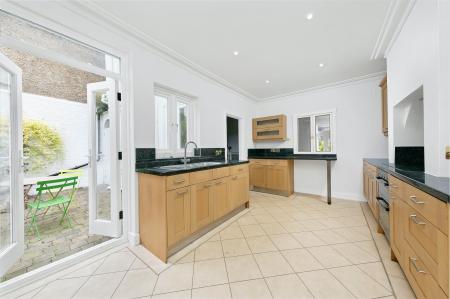 Kitchen/Breakfast Room