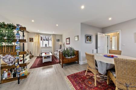 Reception Room / Dining Area
