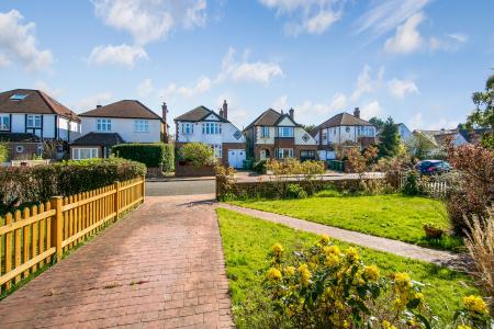 Front Garden and Street Scene