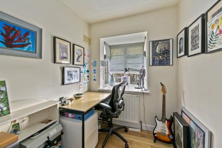 Bedroom / Study