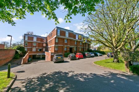 Riverholme, Hampton Court Road, East Molesey
