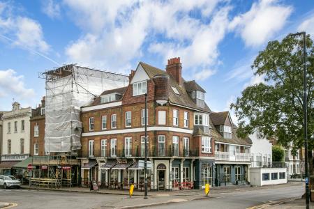 Bridge Road, East Molesey