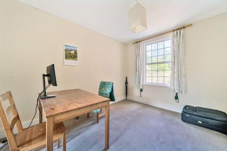 1317250-6-685bdf6d10