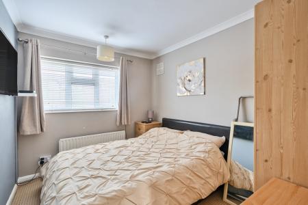 1354915-16-68dd64cac