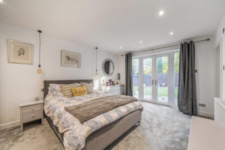 1365305-21-68fb47c05