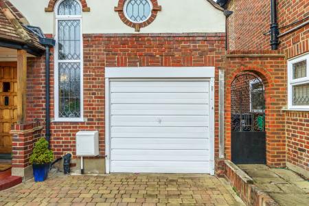 WOODLANDS AVENUE, 44