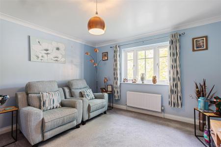 Apt_5_Beverley_House_1 2.jpg