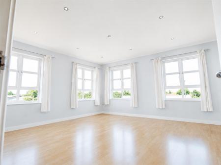 Martins - Lounge 2.png